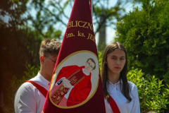 9732